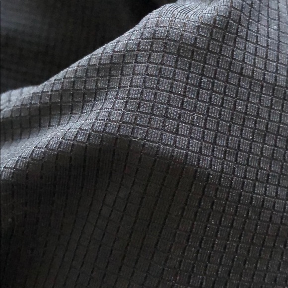 Fabletics Crop Top with Twist - Picture 4 of 4